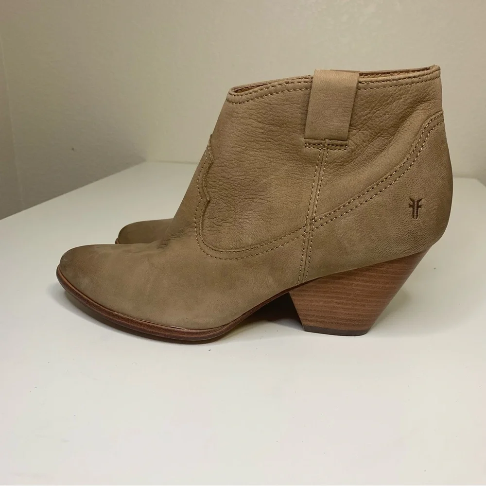 Frye gorgeous like